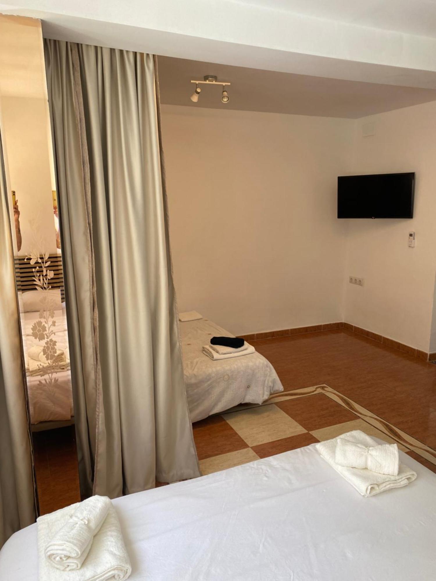 Habitaciones Con Bano Y Cocina Privada فالنسيا المظهر الخارجي الصورة
