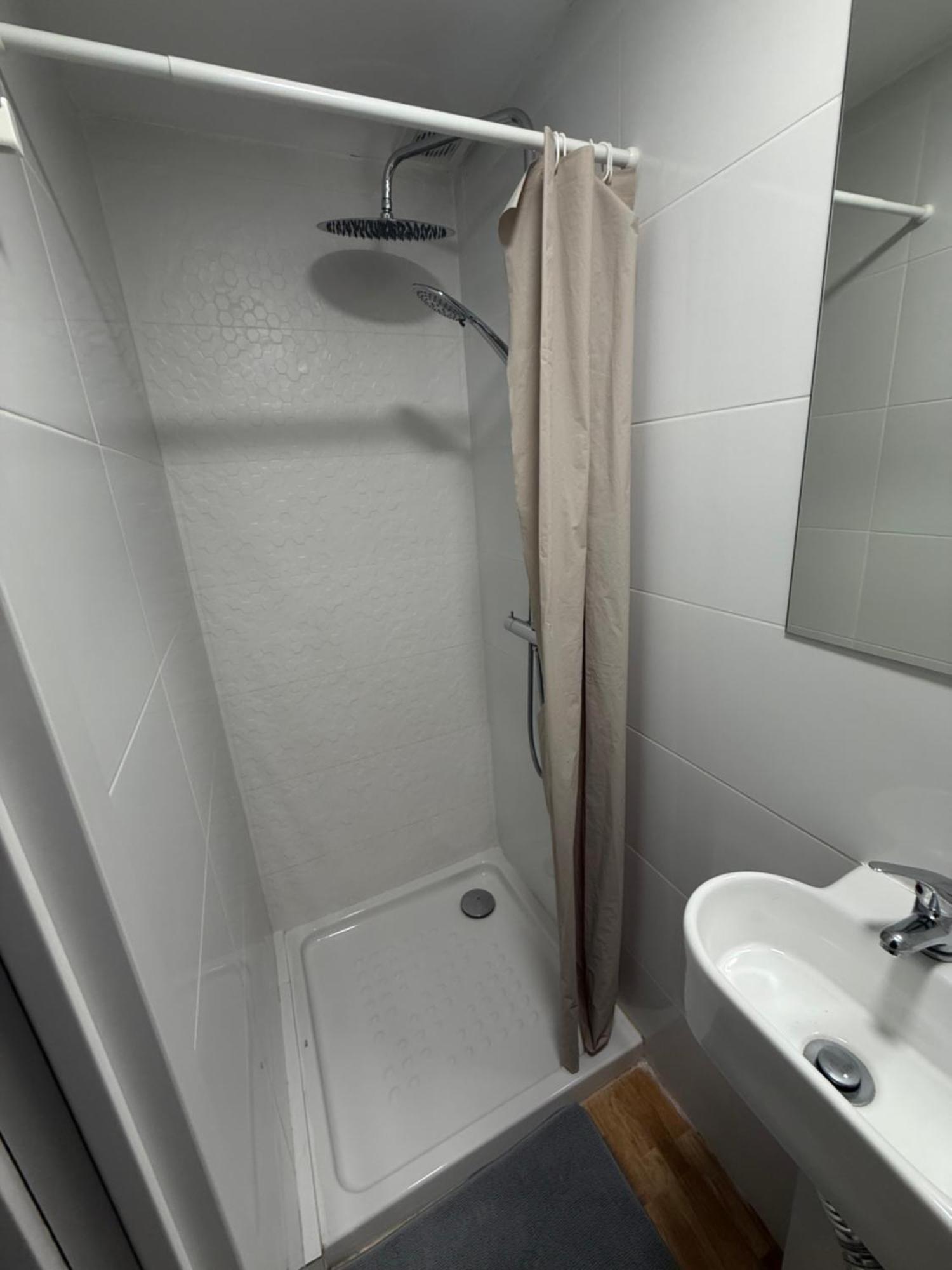 Habitaciones Con Bano Y Cocina Privada فالنسيا المظهر الخارجي الصورة